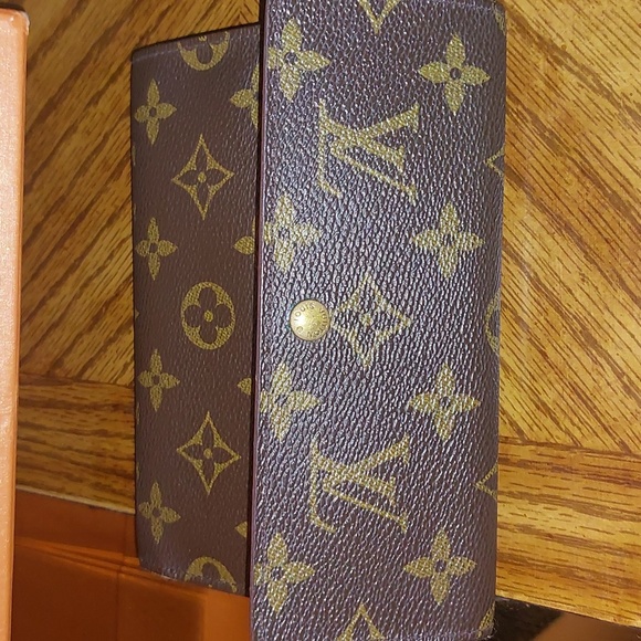 Authentic Louis Vuitton Vintage MonoPorte-Tresor' Etui Papier Trifold Wallet - Picture 17 of 17